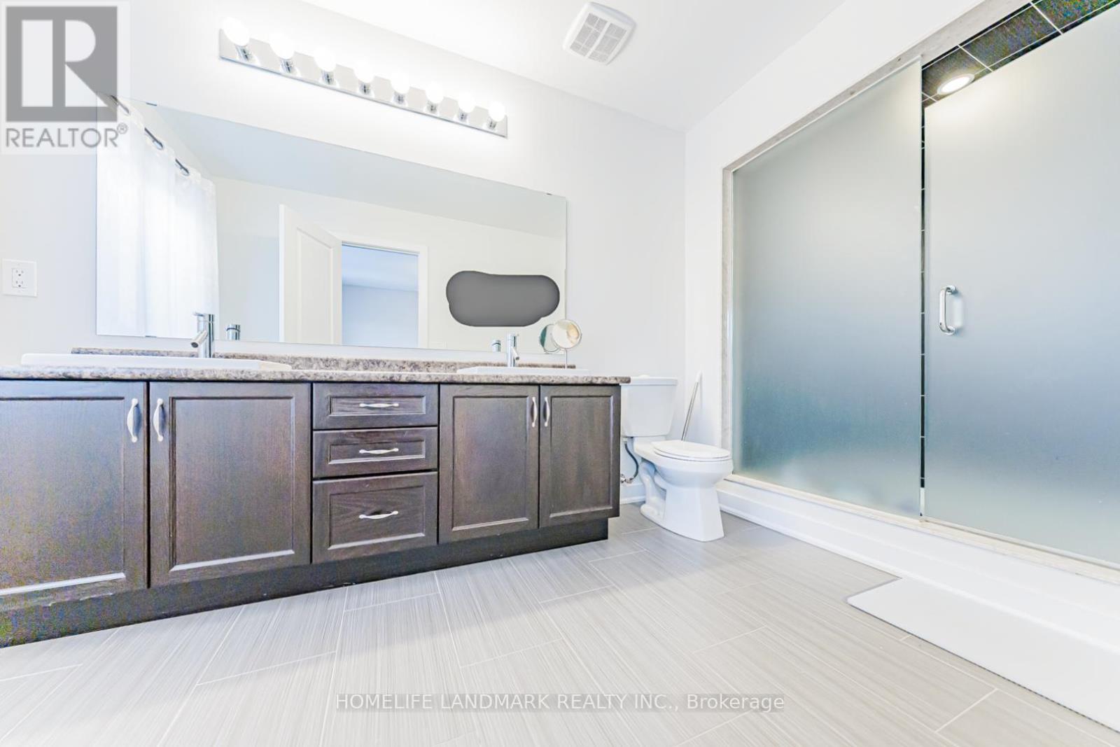 62 Helliwell Crescent, Richmond Hill, ON - Indoor Photo Showing Bathroom