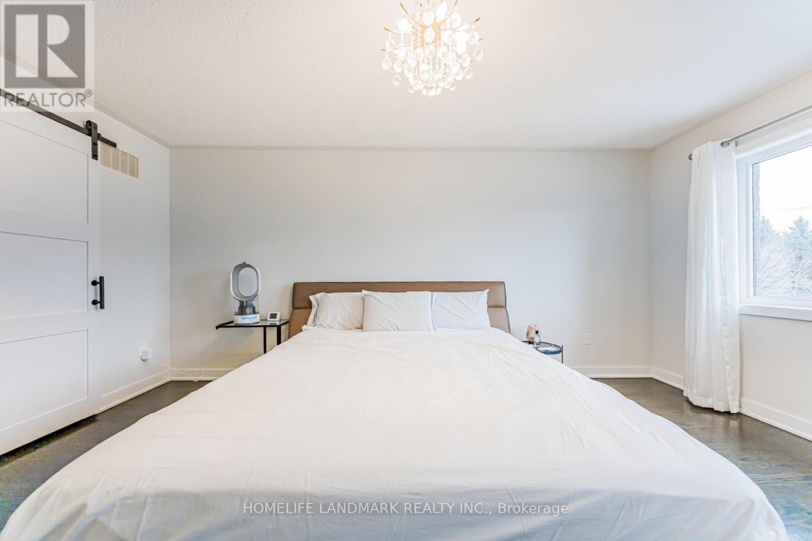 62 Helliwell Crescent, Richmond Hill, ON - Indoor Photo Showing Bedroom