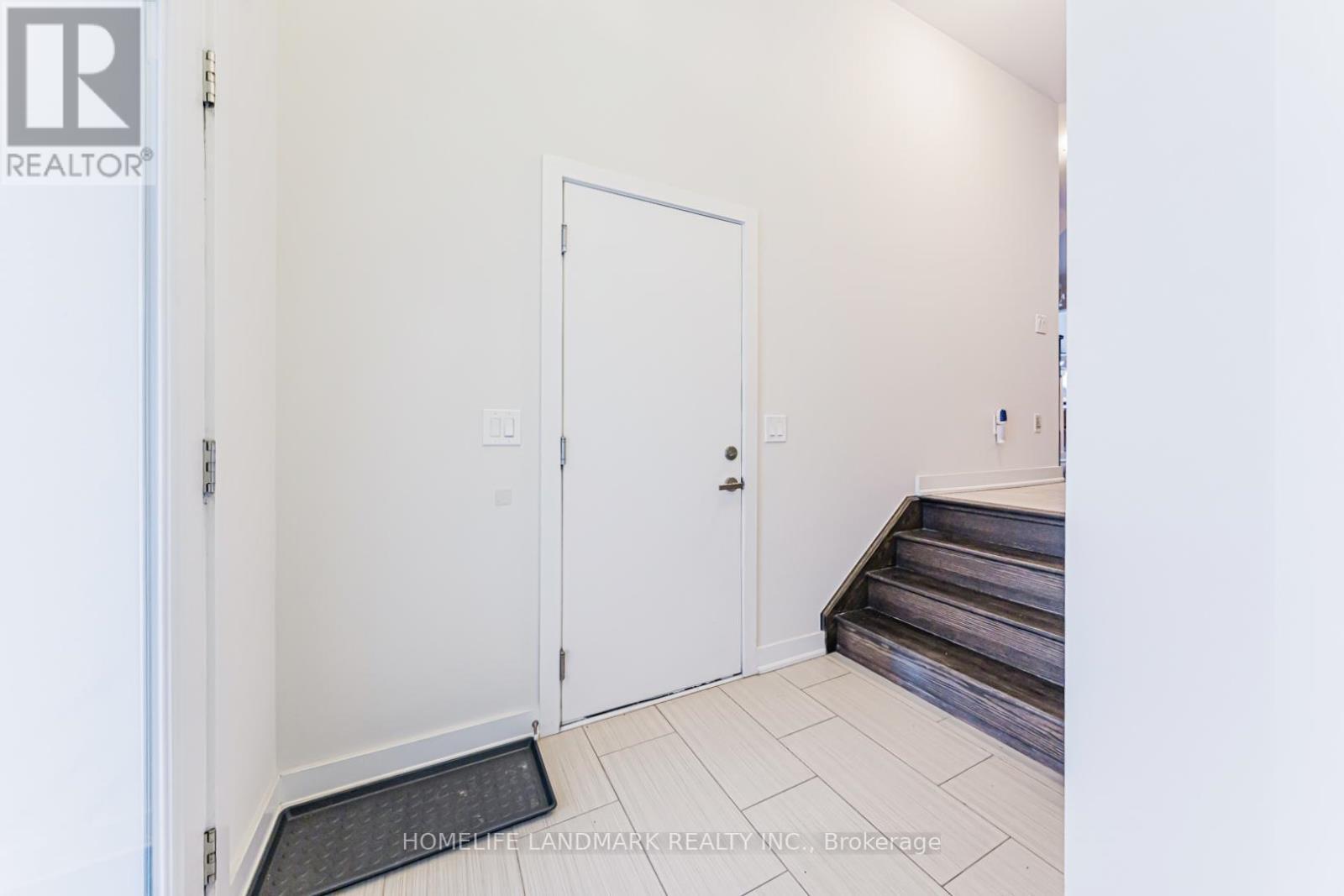 62 Helliwell Crescent, Richmond Hill, ON - Indoor Photo Showing Other Room