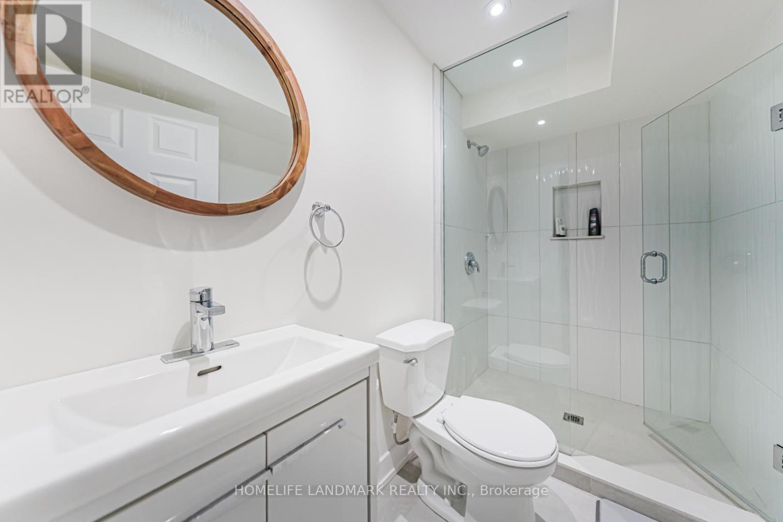 62 Helliwell Crescent, Richmond Hill, ON - Indoor Photo Showing Bathroom