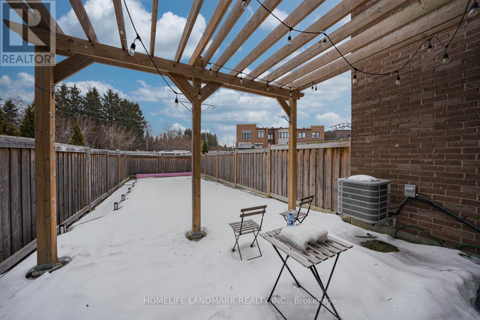 62 Helliwell Crescent, Richmond Hill, ON - Outdoor