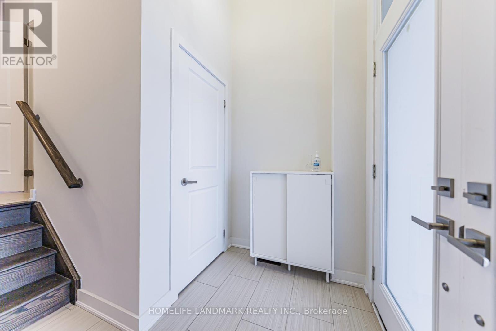 62 Helliwell Crescent, Richmond Hill, ON - Indoor Photo Showing Other Room