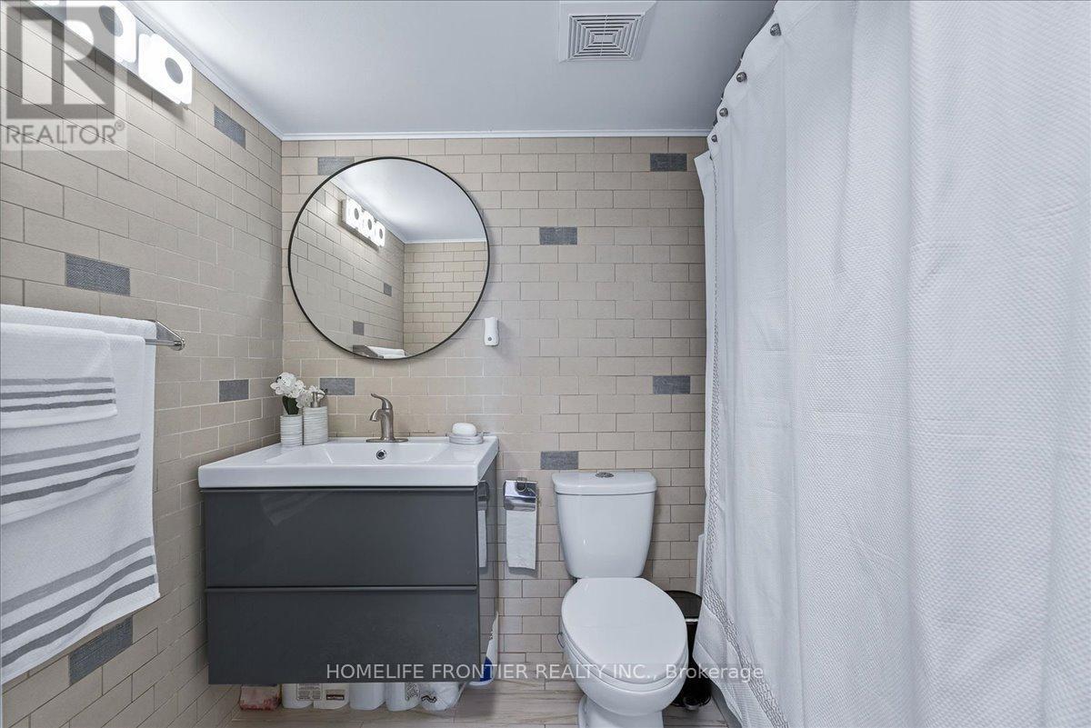 605 - 2301 Derry Road W, Mississauga, ON