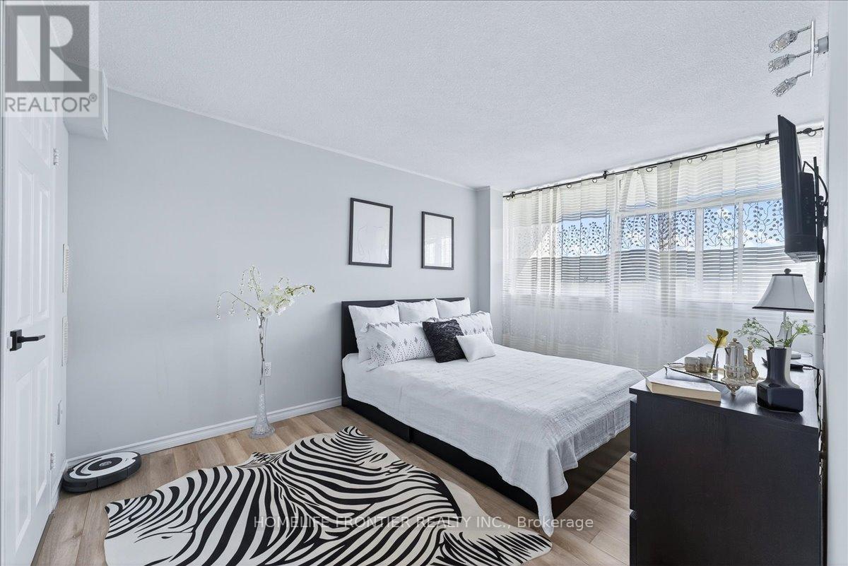 605 - 2301 Derry Road W, Mississauga, ON