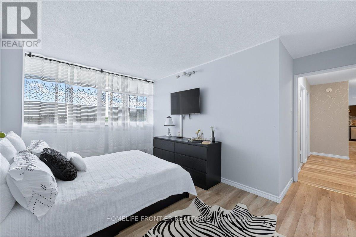 605 - 2301 Derry Road W, Mississauga, ON