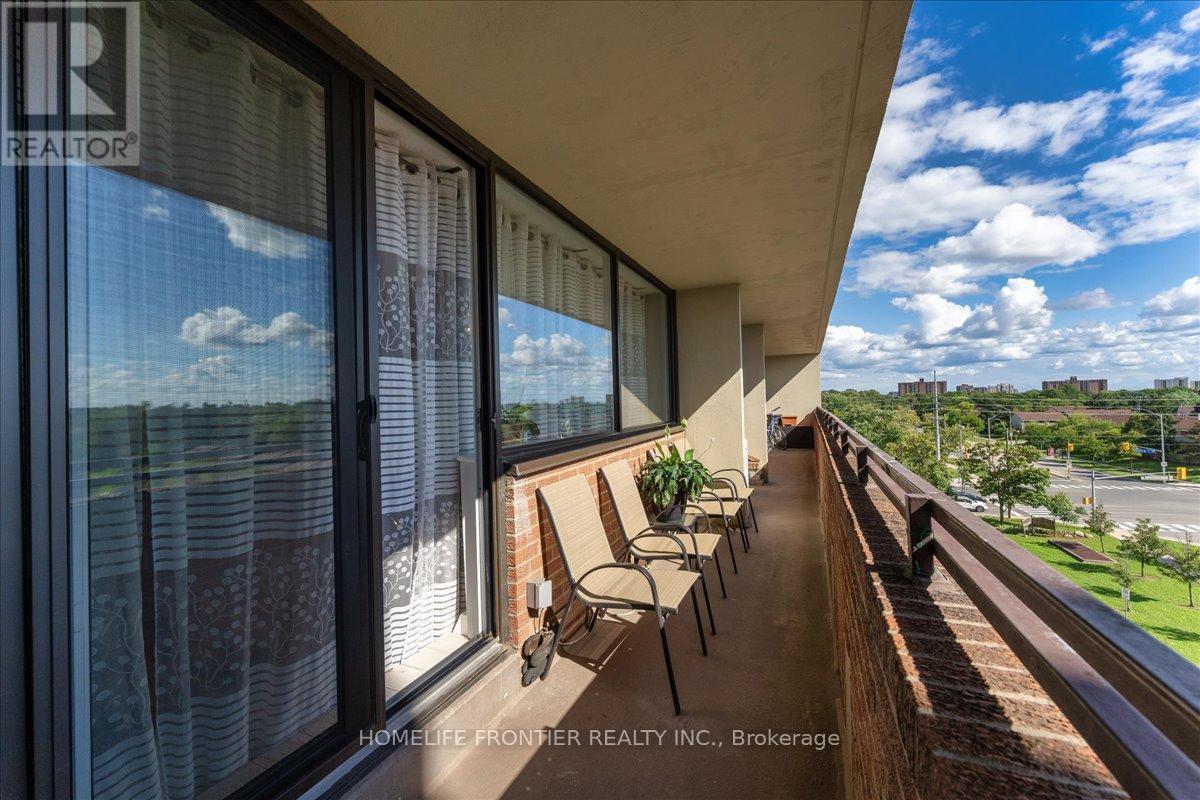 605 - 2301 Derry Road W, Mississauga, ON