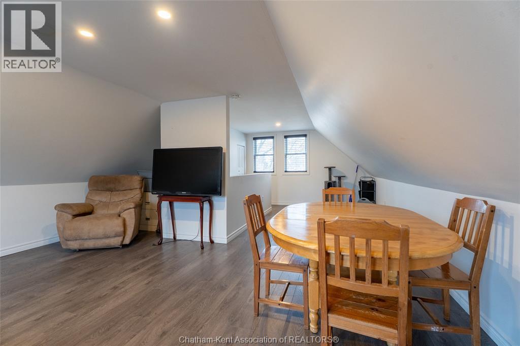 104 Brander Avenue, Wallaceburg, ON - Indoor Photo Showing Dining Room