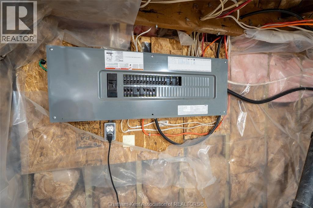 104 Brander Avenue, Wallaceburg, ON - Indoor Photo Showing Basement