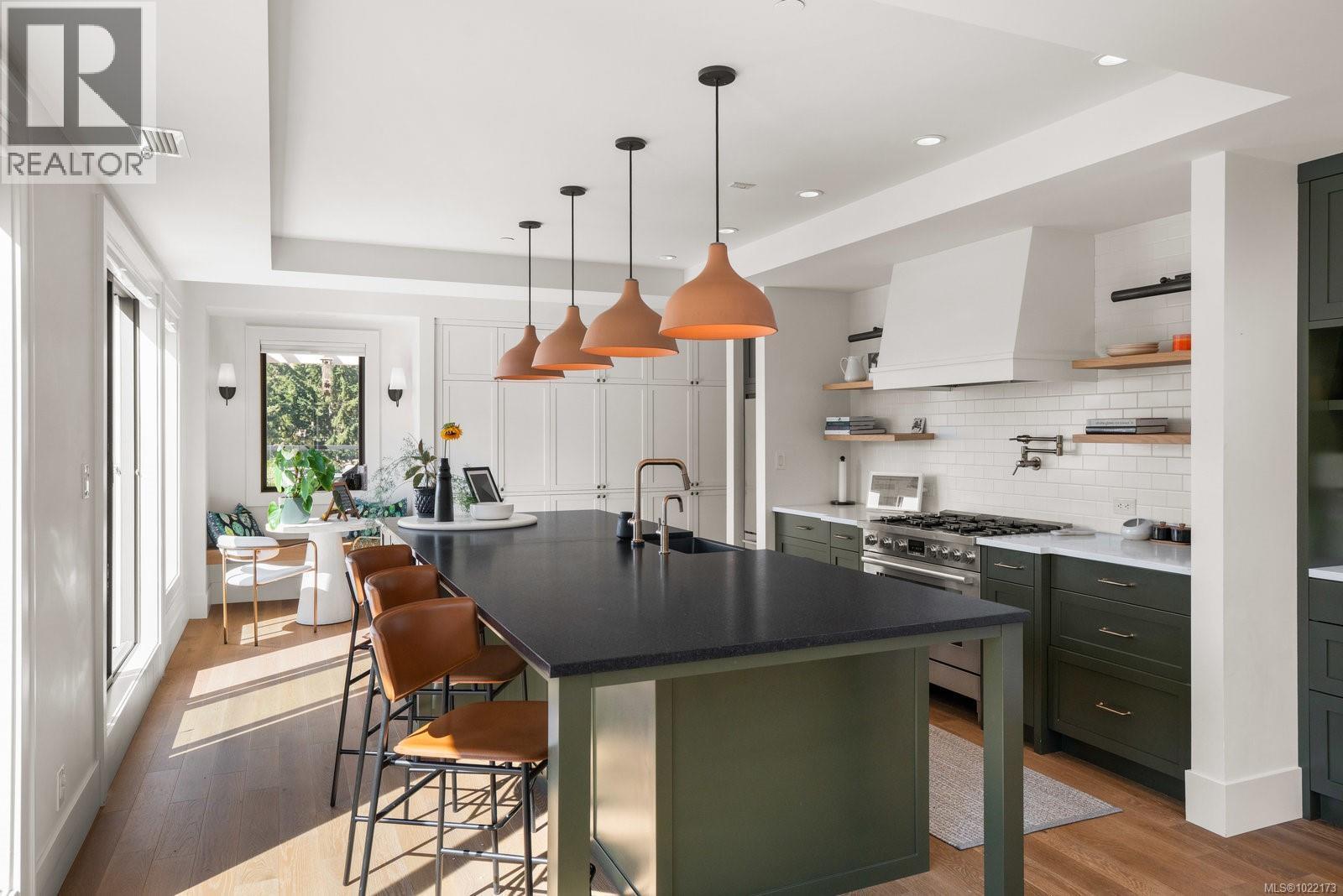 416 1335 Bear Mountain Pkwy, Langford, BC - Indoor