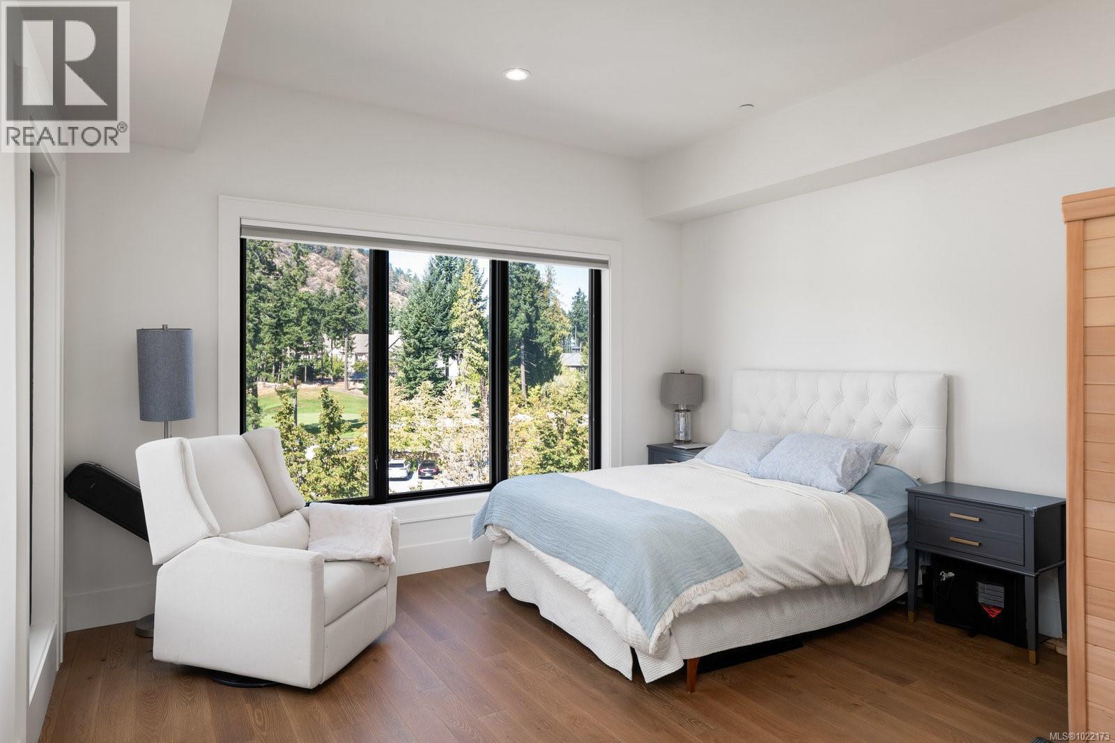 416 1335 Bear Mountain Pkwy, Langford, BC - Indoor Photo Showing Bedroom