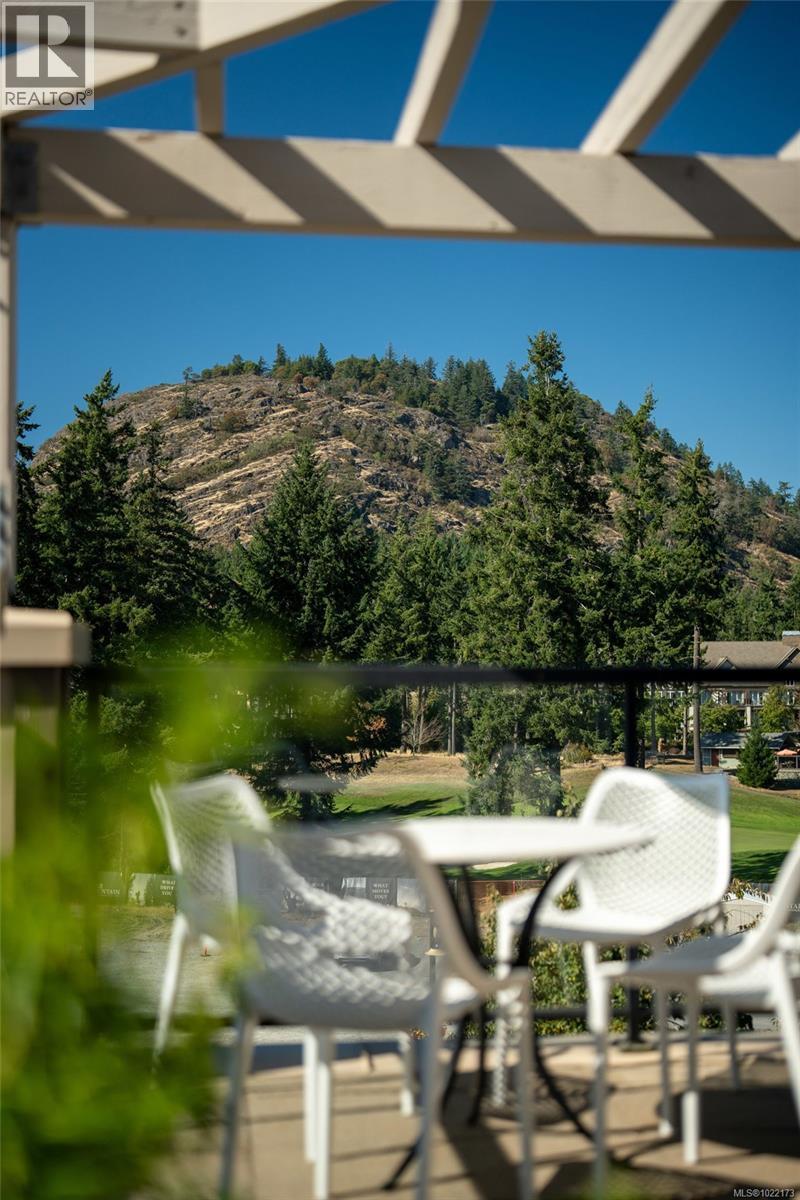 416 1335 Bear Mountain Pkwy, Langford, BC - Outdoor