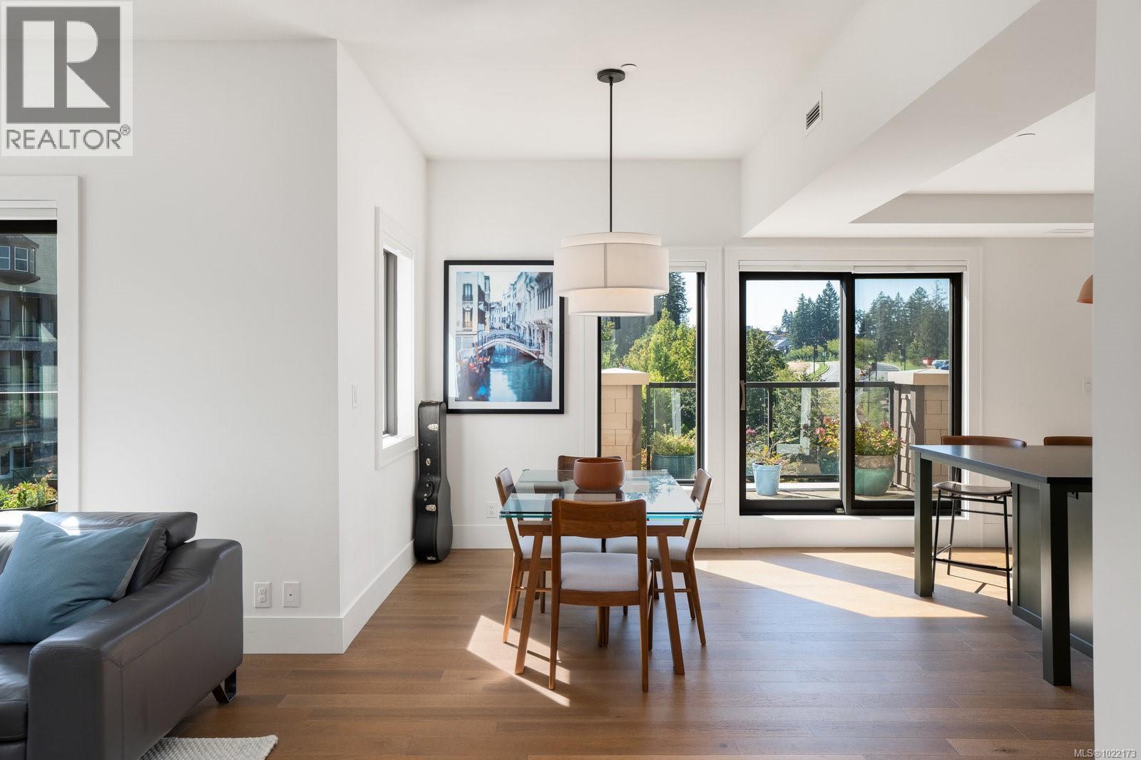 416 1335 Bear Mountain Pkwy, Langford, BC - Indoor