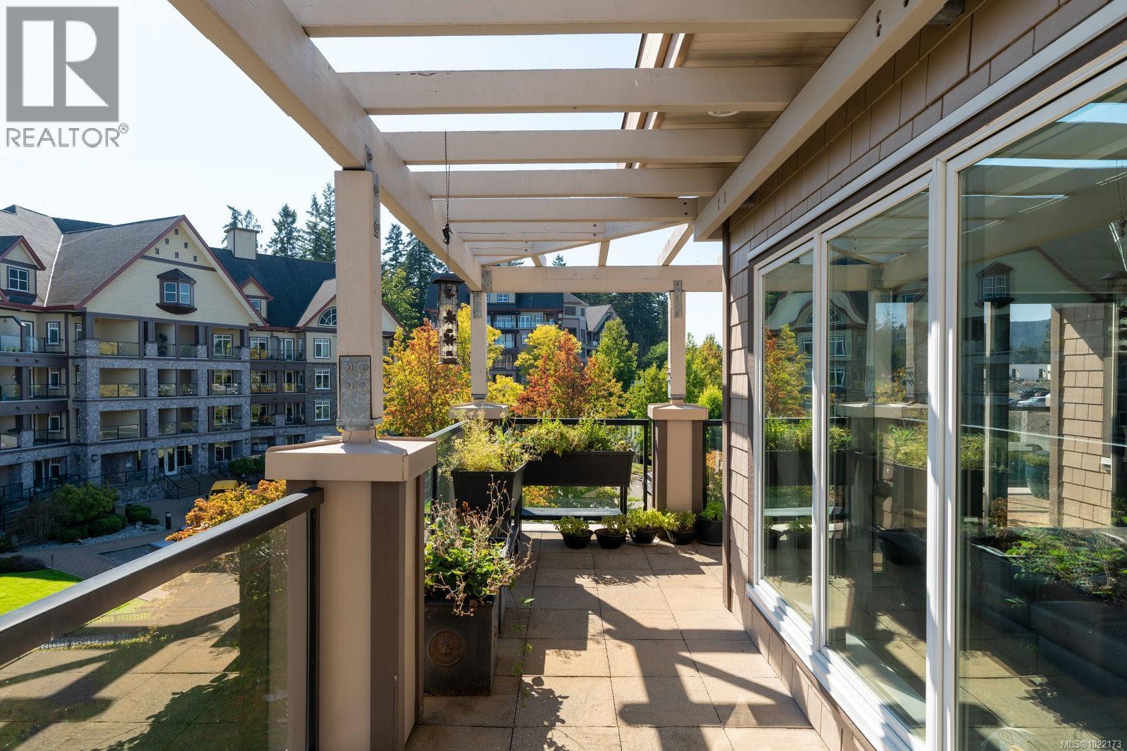 416 1335 Bear Mountain Pkwy, Langford, BC - Outdoor