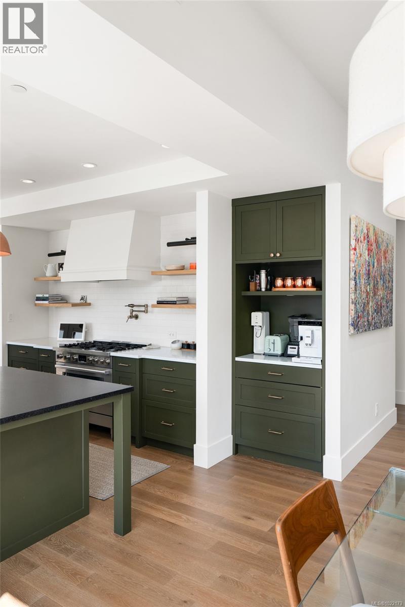 416 1335 Bear Mountain Pkwy, Langford, BC - Indoor