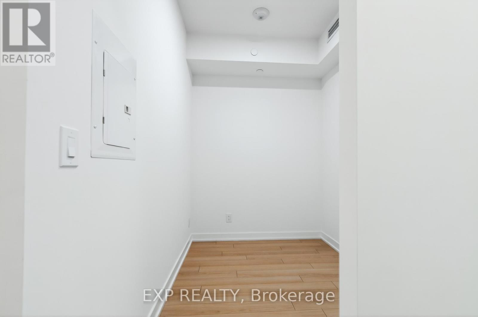 3079 Trafalgar Road, Oakville, ON