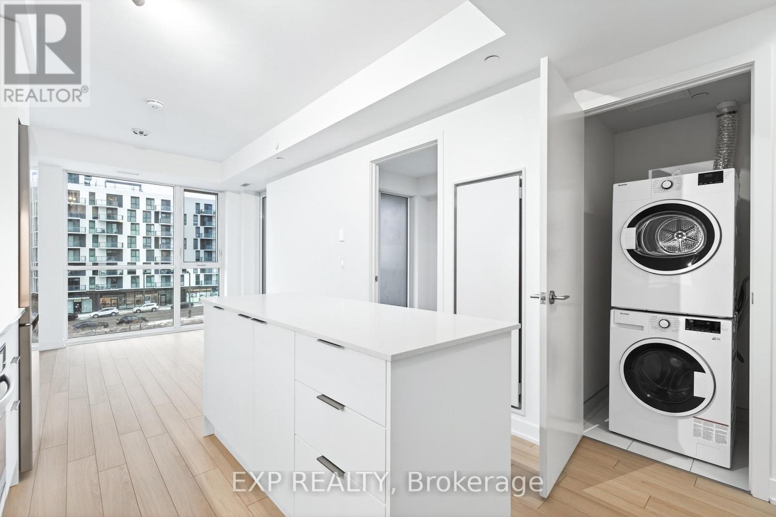 3079 Trafalgar Road, Oakville, ON