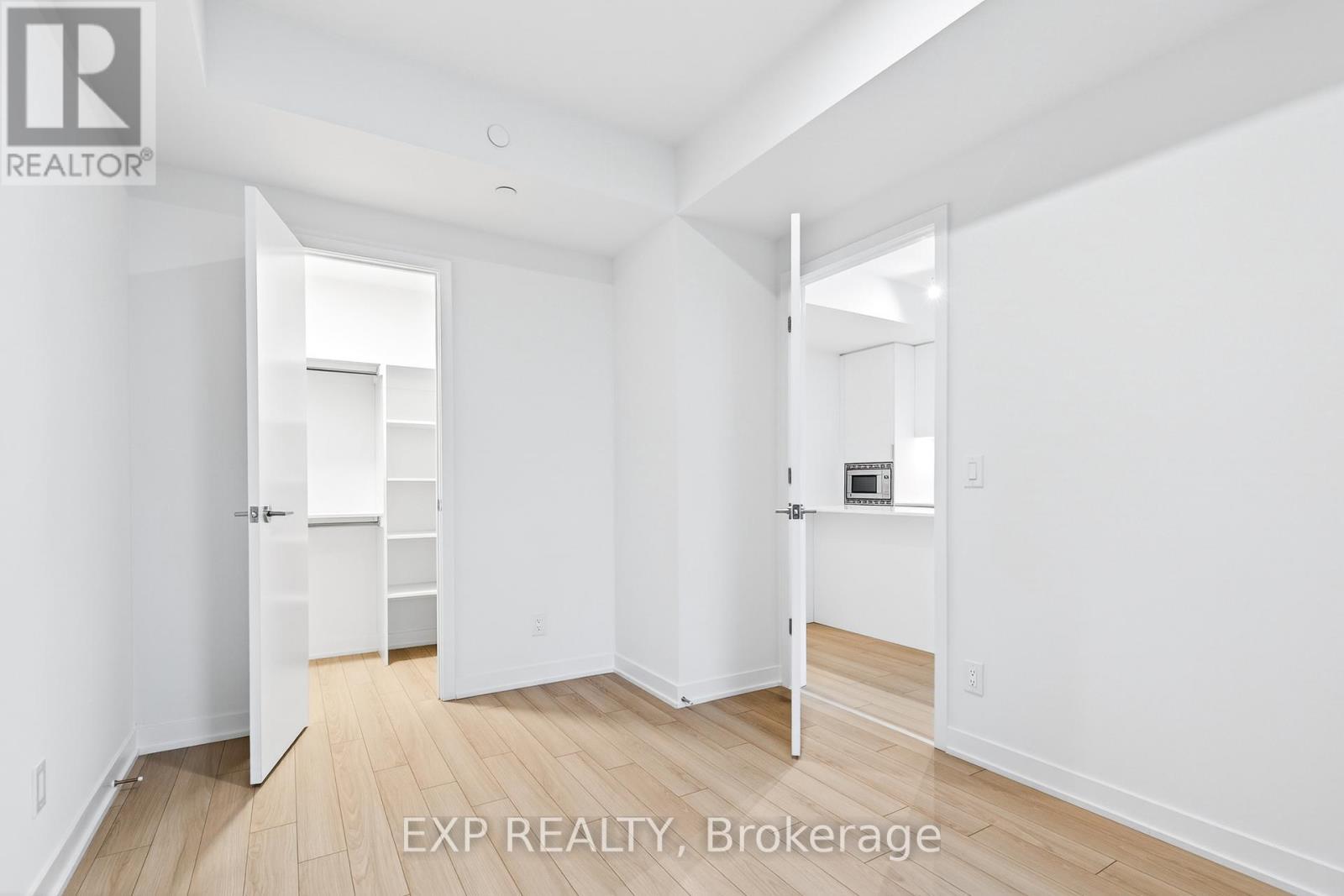 3079 Trafalgar Road, Oakville, ON