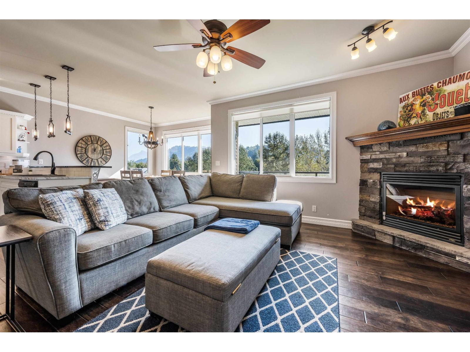 24 45957 Sherwood Drive|Promontory, Chilliwack, BC - Indoor Photo Showing Living Room With Fireplace