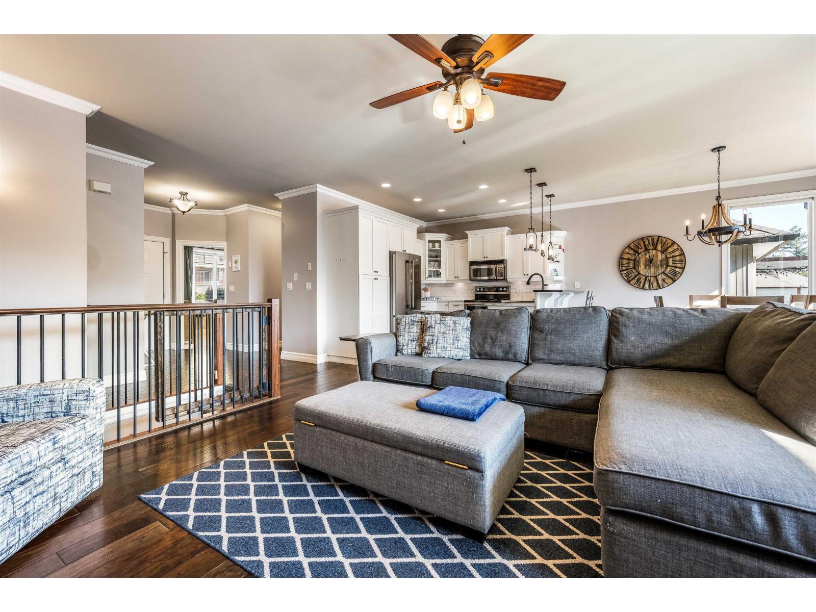 24 45957 Sherwood Drive|Promontory, Chilliwack, BC - Indoor Photo Showing Living Room