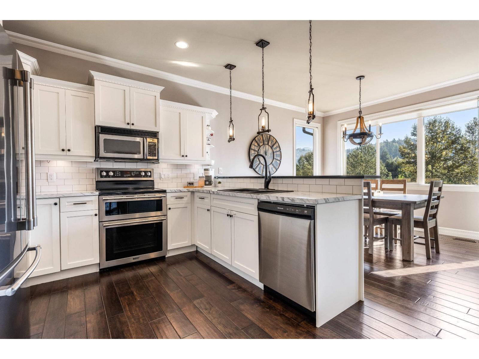24 45957 Sherwood Drive|Promontory, Chilliwack, BC - Indoor Photo Showing Kitchen With Upgraded Kitchen