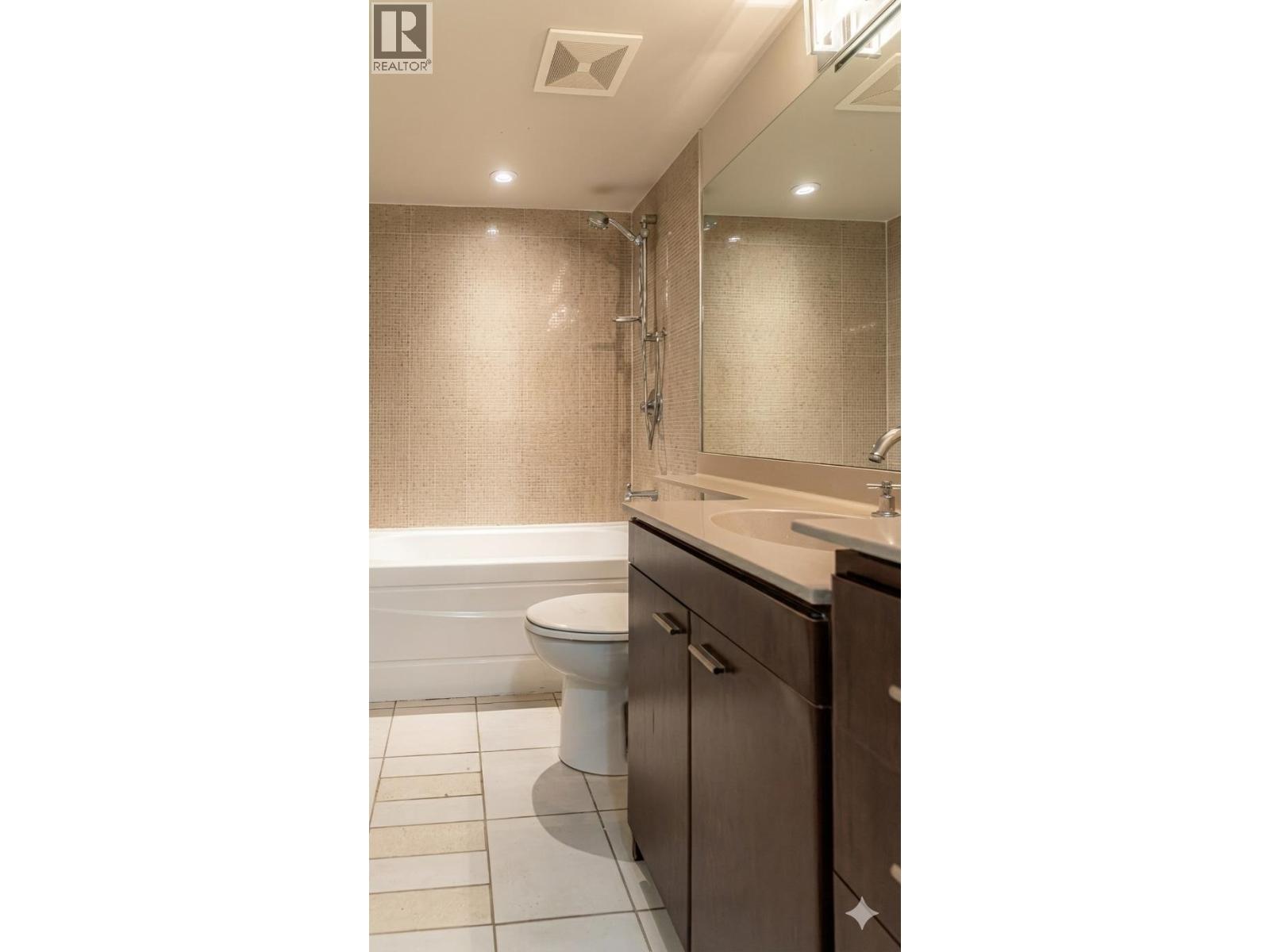 1802 455 Beach Crescent, Vancouver, BC - Indoor Photo Showing Bathroom