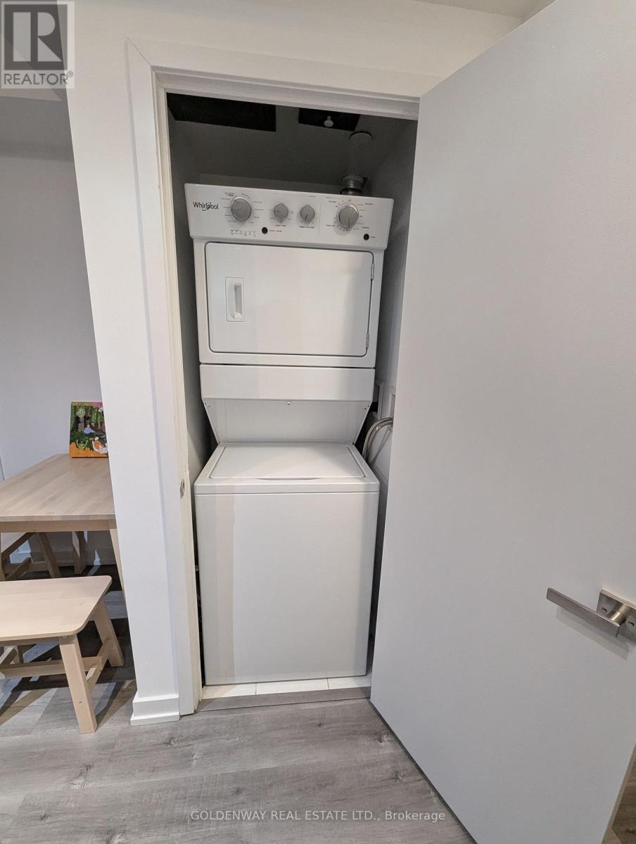 321 - 31 Tippett Road, Toronto, ON - Indoor Photo Showing Laundry Room