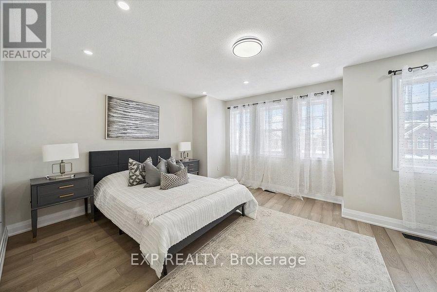 14 Gateway Court, Whitby, ON - Indoor Photo Showing Bedroom