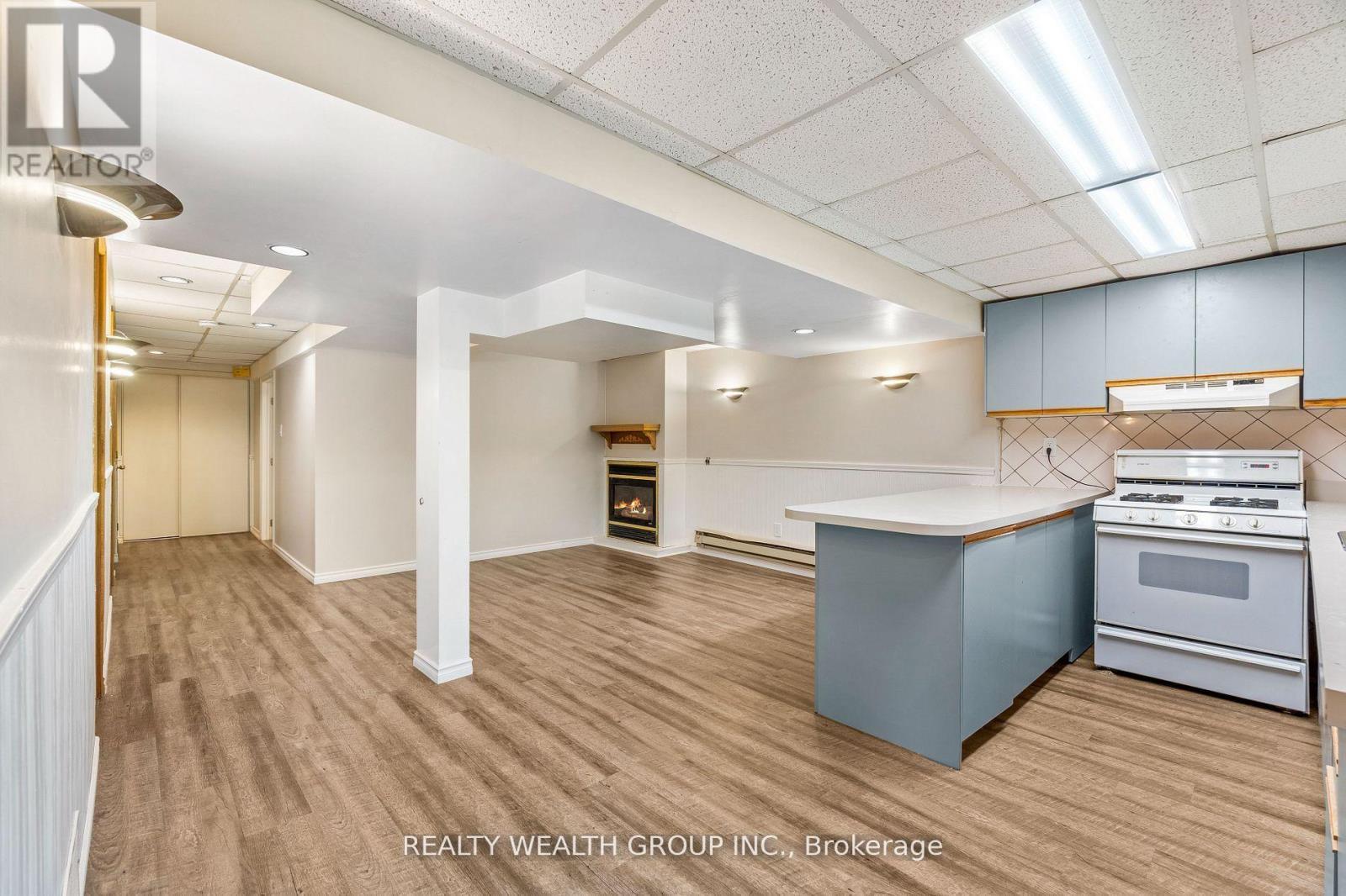 89 Knotty Pine Drive, Whitby, ON - Indoor Photo Showing Kitchen