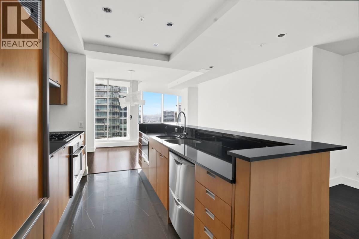 310X 1077 W Cordova Street, Vancouver, BC - Indoor Photo Showing Kitchen With Upgraded Kitchen