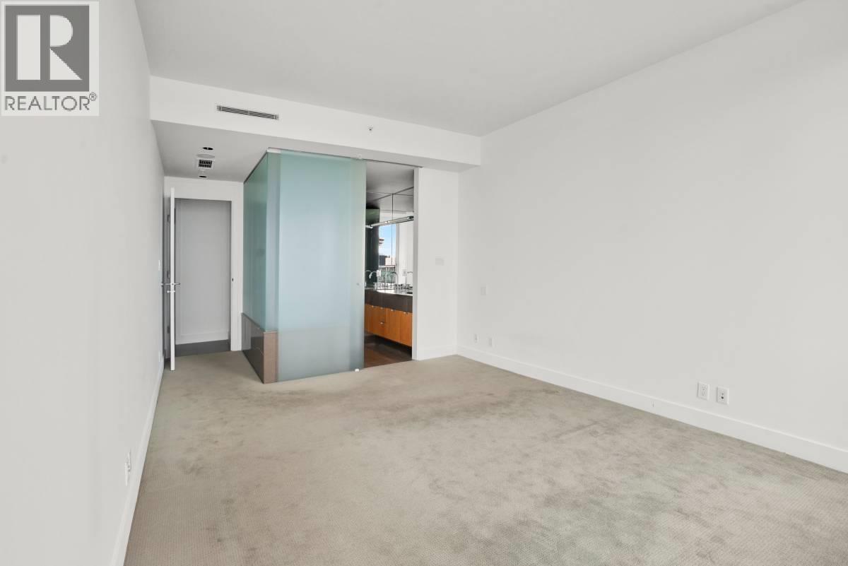 310X 1077 W Cordova Street, Vancouver, BC - Indoor Photo Showing Other Room