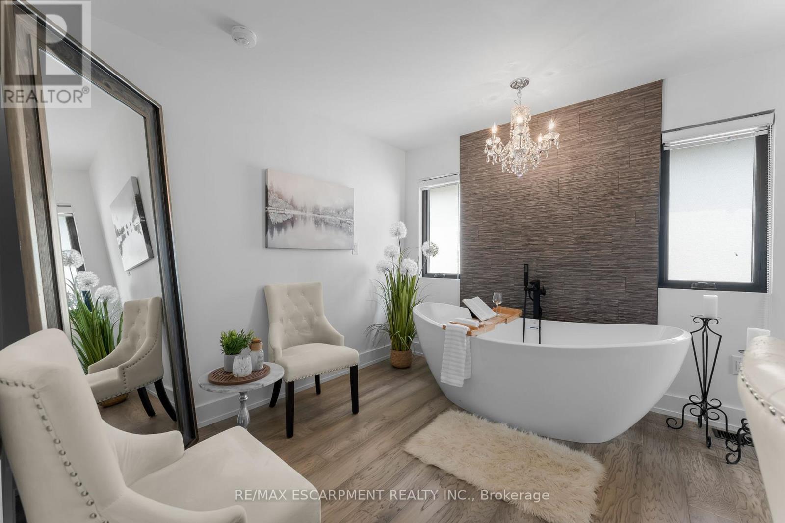 14 Willowbrook Drive, Welland, ON - Indoor