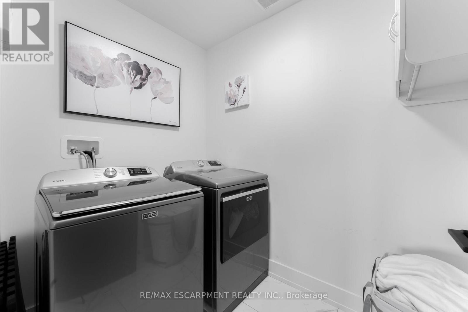 14 Willowbrook Drive, Welland, ON - Indoor Photo Showing Laundry Room
