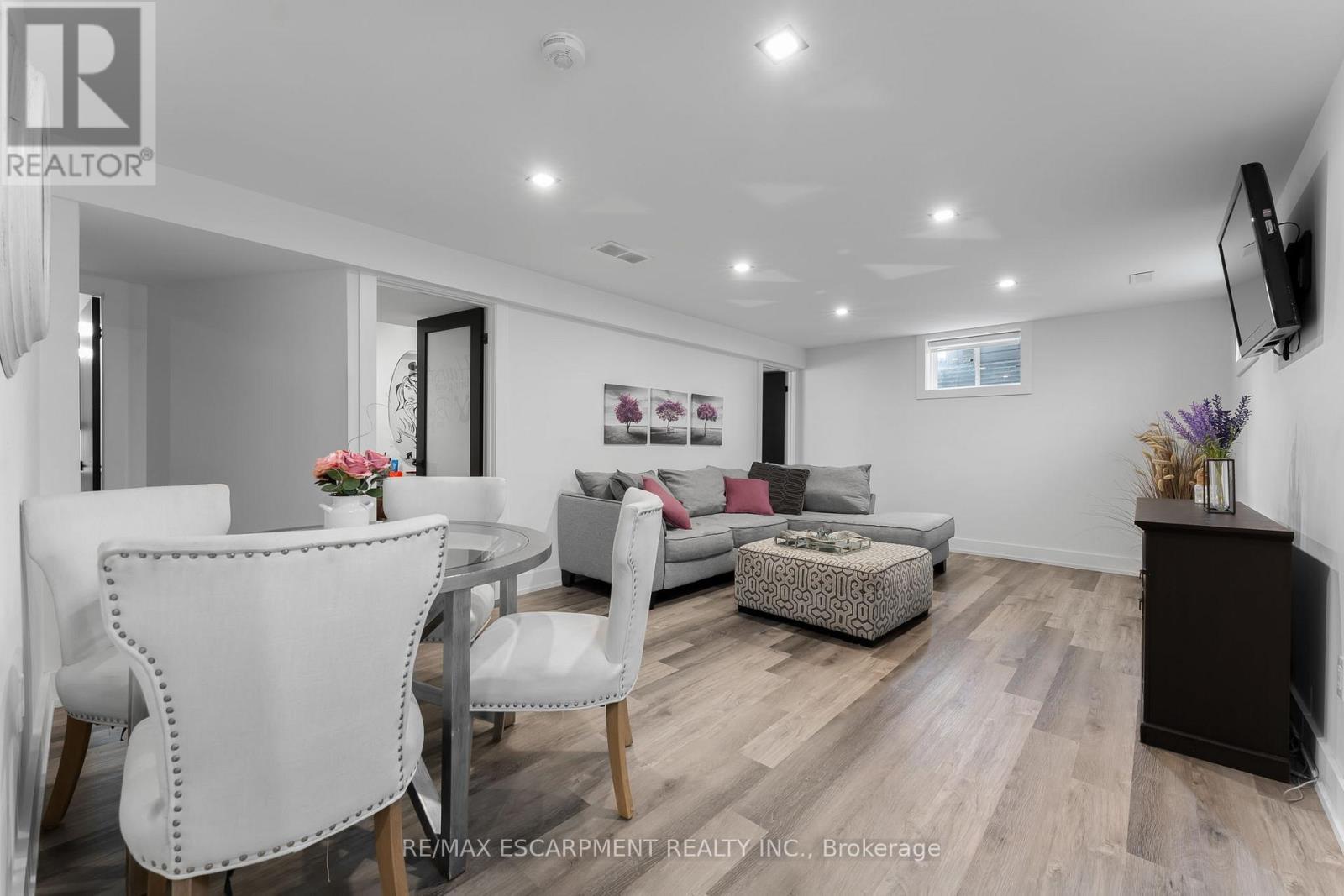 14 Willowbrook Drive, Welland, ON - Indoor