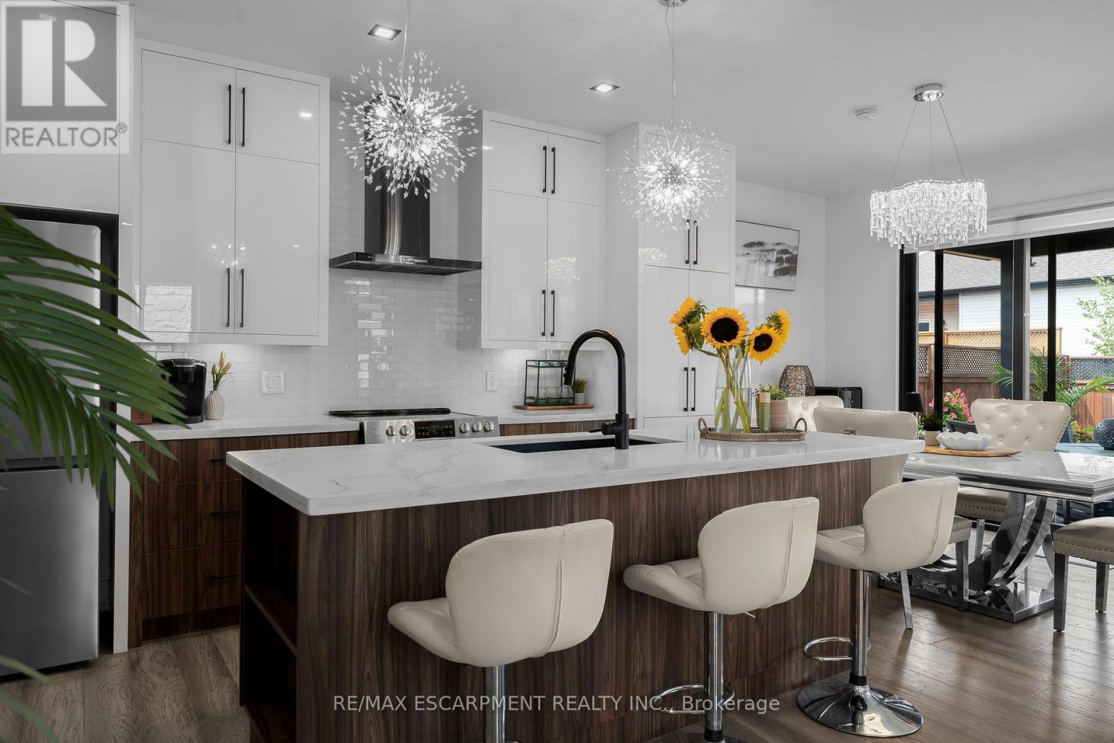 14 Willowbrook Drive, Welland, ON - Indoor