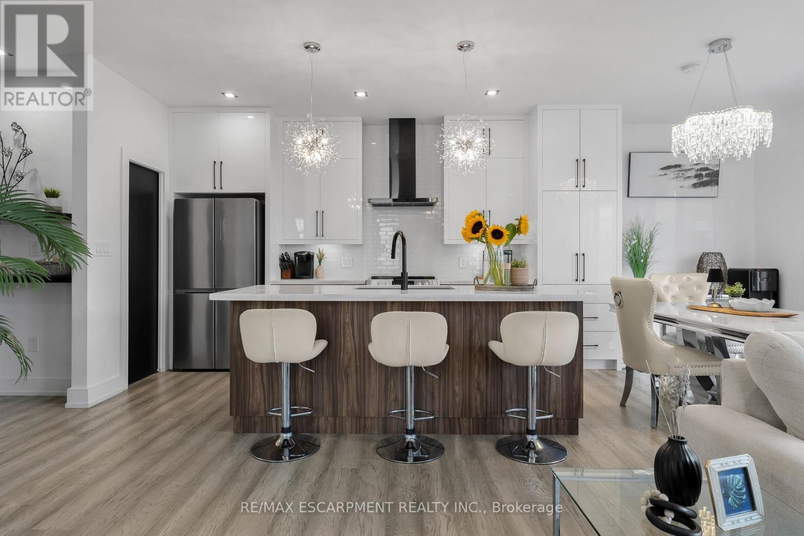 14 Willowbrook Drive, Welland, ON - Indoor