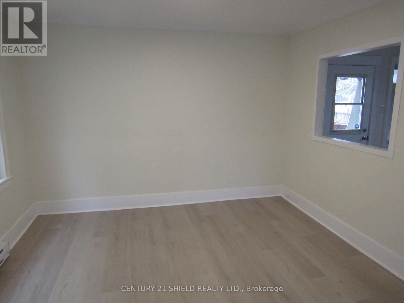 Dining Room with Pass Through - 333 Munro Avenue, Cornwall, ON - Indoor Photo Showing Other Room