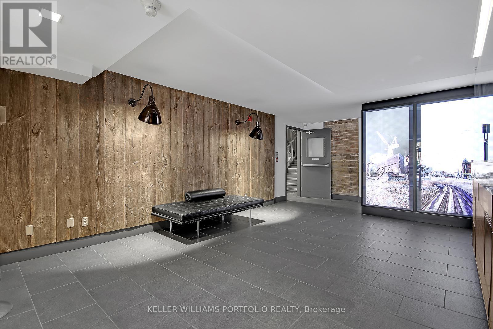 324 - 955 Queen Street W, Toronto, ON - Indoor Photo Showing Other Room