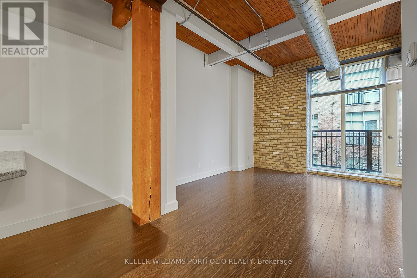 324 - 955 Queen Street W, Toronto, ON - Indoor Photo Showing Other Room