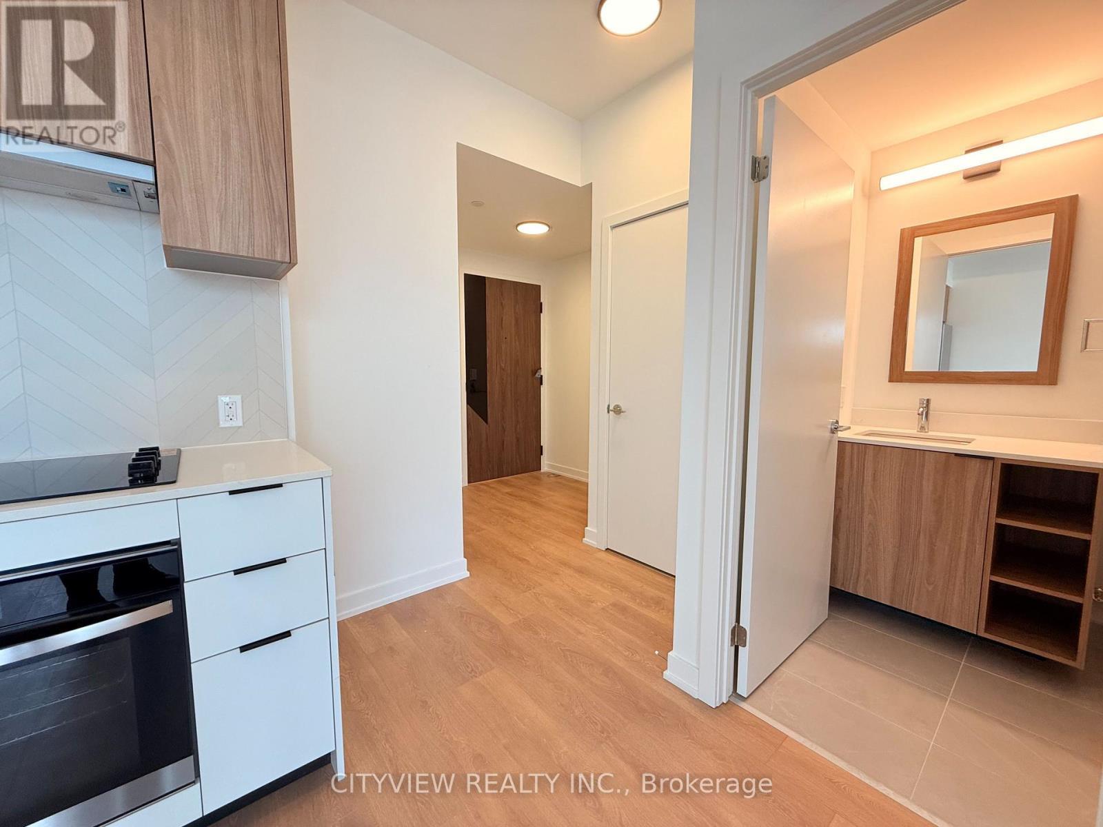 815 - 1037 The Queensway, Toronto, ON - Indoor