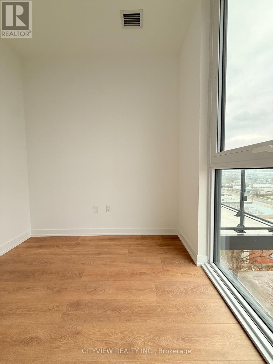 815 - 1037 The Queensway, Toronto, ON - Indoor Photo Showing Other Room