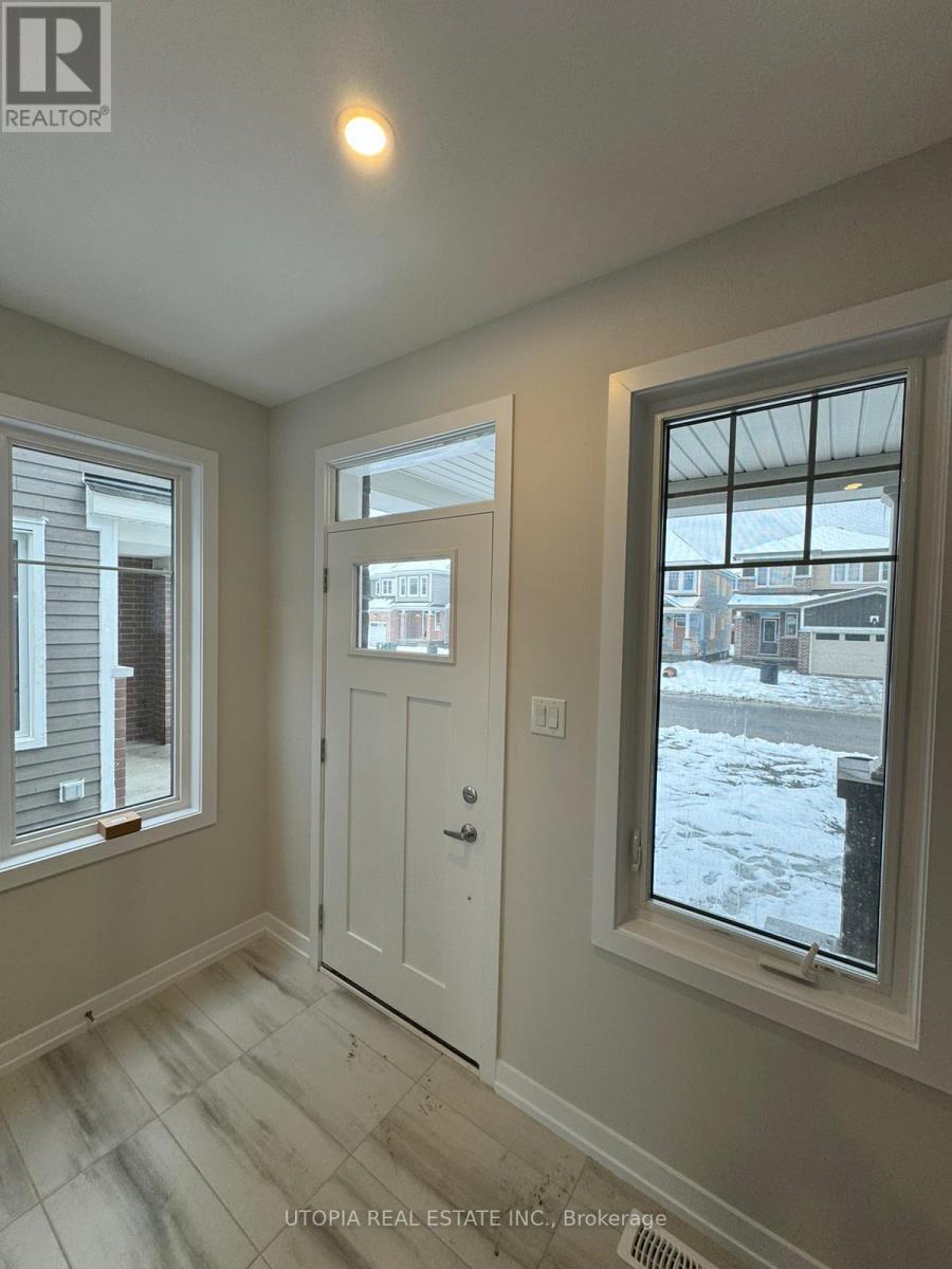 110 Hackamore Crescent, Ottawa, ON - Indoor Photo Showing Other Room