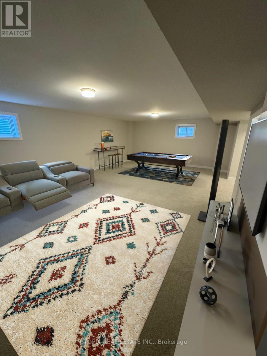 110 Hackamore Crescent, Ottawa, ON - Indoor