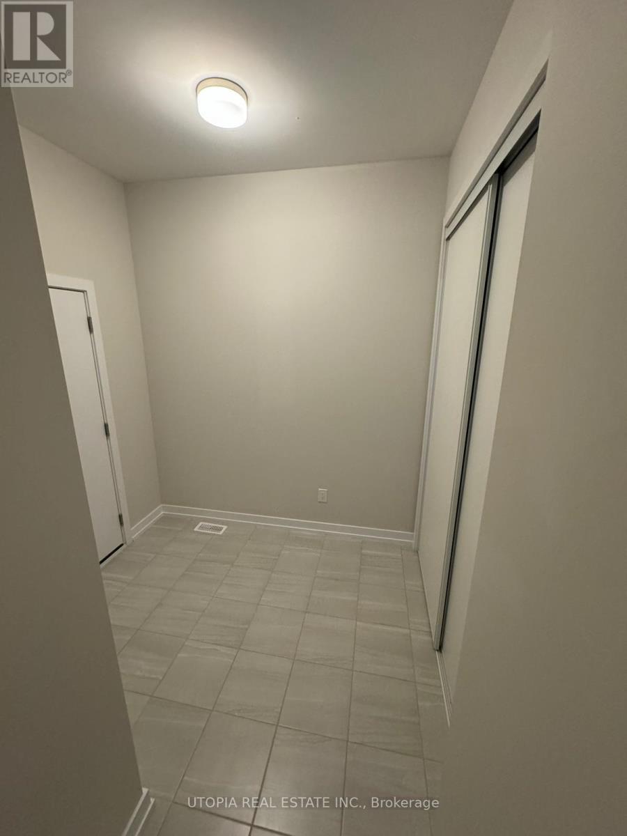 110 Hackamore Crescent, Ottawa, ON - Indoor Photo Showing Other Room