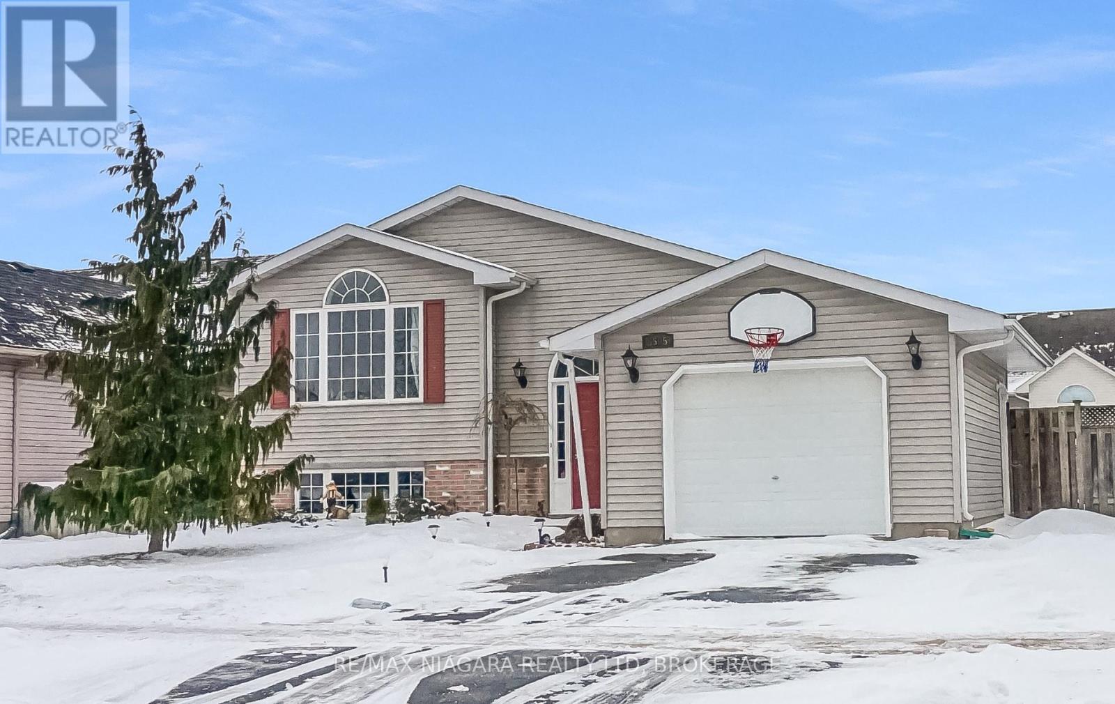 3595 Hill Street, Fort Erie (Stevensville), ON - Outdoor