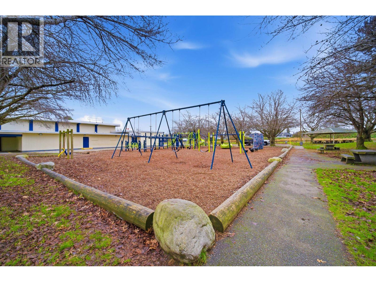 11 10999 Steveston Highway, Richmond, BC - Outdoor