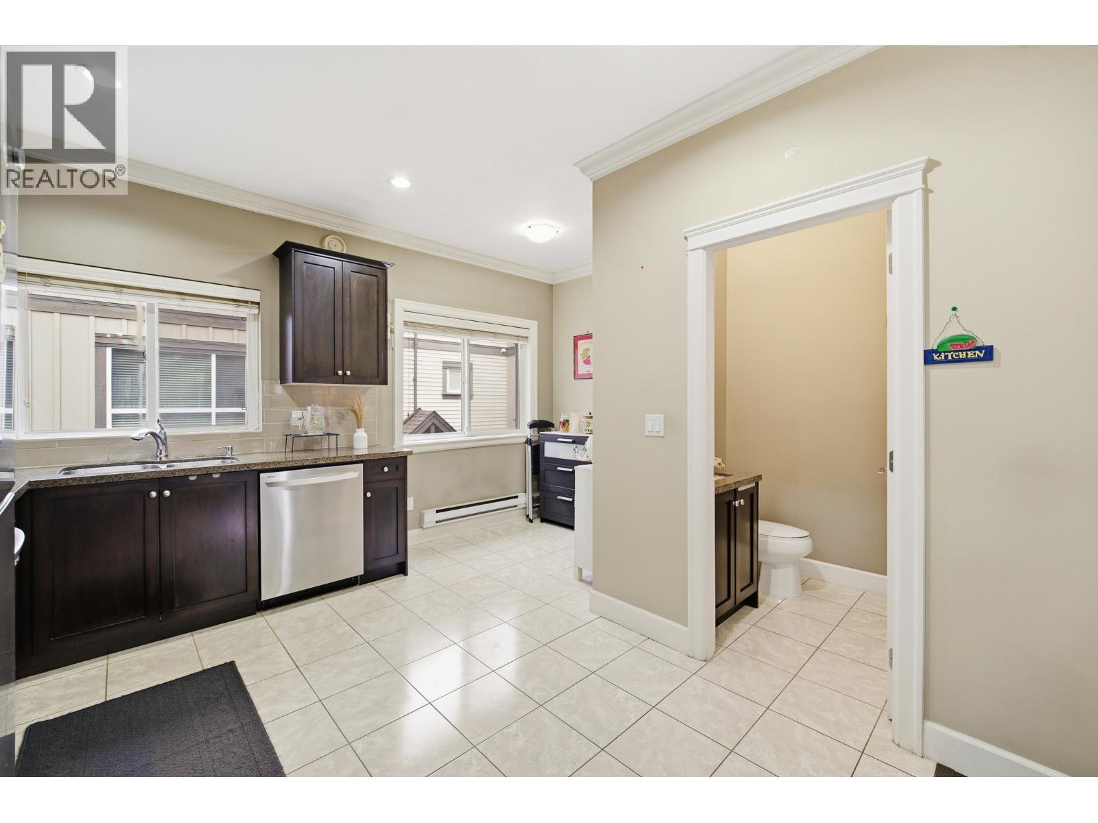 11 10999 Steveston Highway, Richmond, BC - Indoor Photo Showing Kitchen With Stainless Steel Kitchen