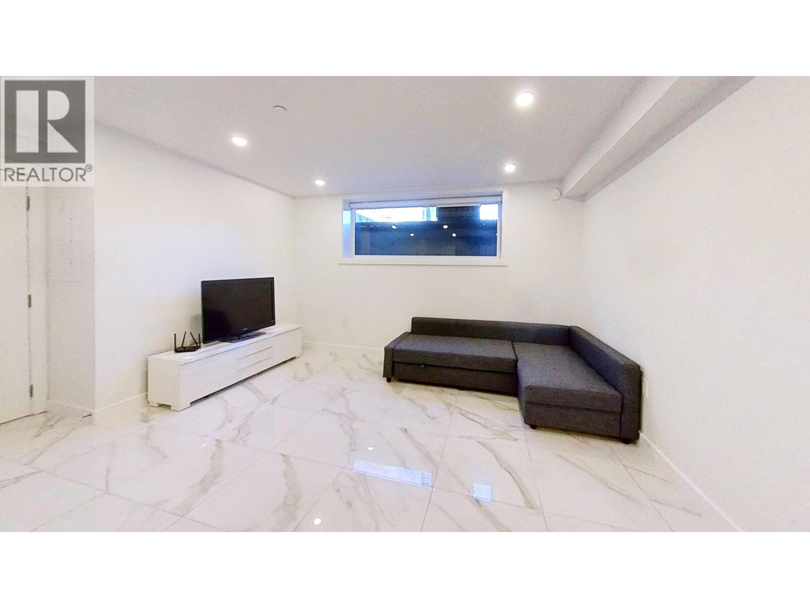 1611 Angelo Avenue, Port Coquitlam, BC - Indoor