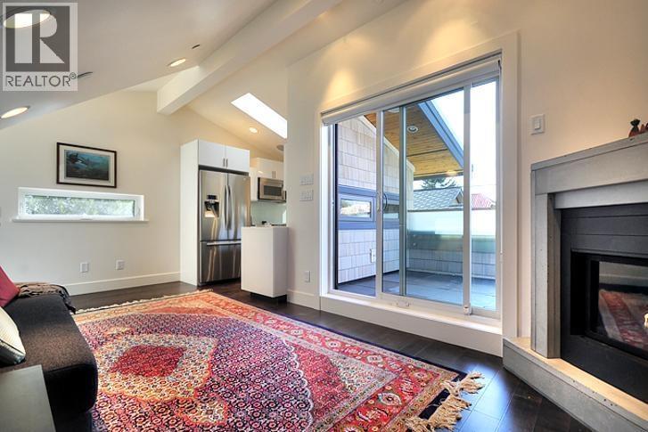 3608 W 30Th Avenue, Vancouver, BC - Indoor With Fireplace