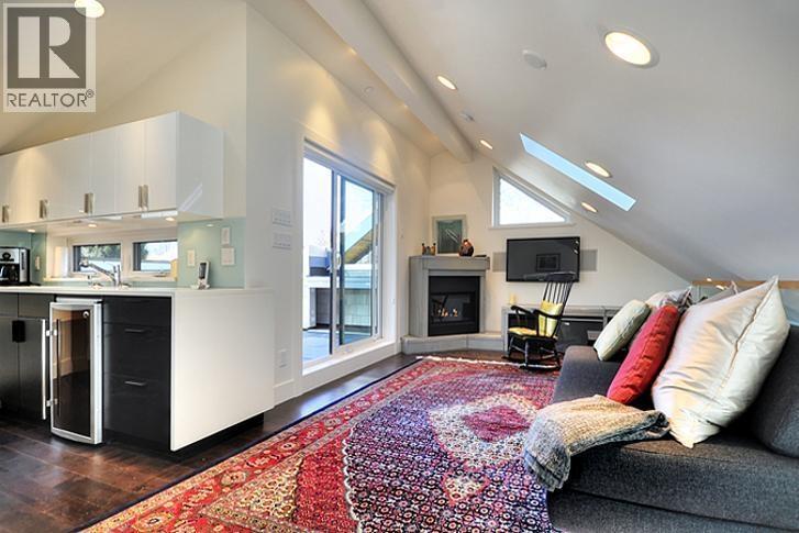 3608 W 30Th Avenue, Vancouver, BC - Indoor With Fireplace