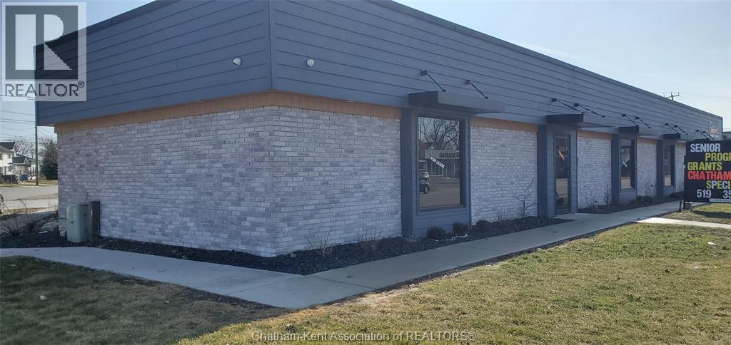 56 Grand Avenue East, Chatham, ON